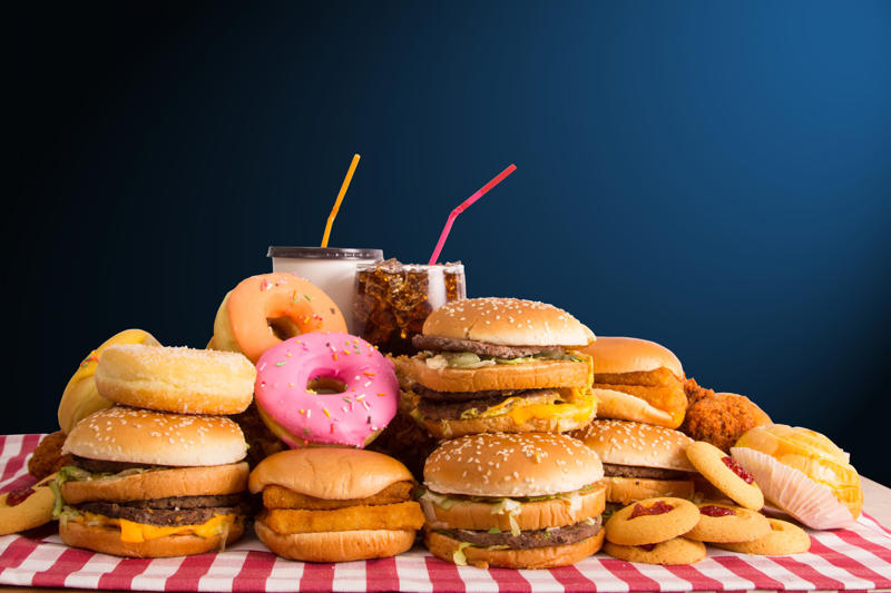 Amazing, unbelievable facts about junk food 1. Berries, 2. Fatty fish, 3. Broccoli and cruciferous vegetables, 4. Avocados, 5. Green tea, 6. Peppers, 7. Mushrooms, 8. Grapes, 9. Turmeric, 10. Olive oil, 11. Dark chocolate and cocoa, 12. Tomatoes