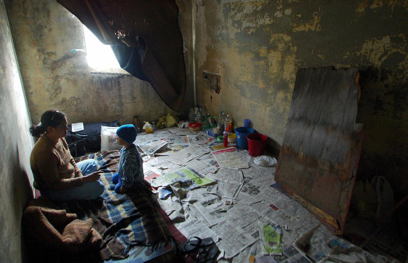 São Paulo, Brazil: inadequate accommodation How people live in the world's busiest cities, Melbourne, Australia: home to 5.3 million people, Melbourne, Australia: empty houses, Singapore: home to 6.1 million people, Singapore: subsidised living, Toronto, Canada: home to 6.5 million people, Madrid, Spain: home to 6.8 million people, Madrid, Spain: widespread evictions, Hong Kong: home to 7.7 million people, Hong Kong: cage homes, New York City, United States: home to 7.9 million people, London, United Kingdom: home to 9.8 million people, London, United Kingdom: sheltered family housing, Paris, France: home to 11.3 million people, Paris, France: unusually small spaces, Mexico City, Mexico: home to 22.8 million people, Mexico City, Mexico: precarious living, São Paulo, Brazil: home to 22.9 million people, São Paulo, Brazil: inadequate accommodation, Shanghai, China: home to 30.5 million people, Shanghai, China: bed leasing, Delhi, India: home to 34.6 million people, Delhi, India: cramped family homes, Tokyo, Japan: home to 37 million people