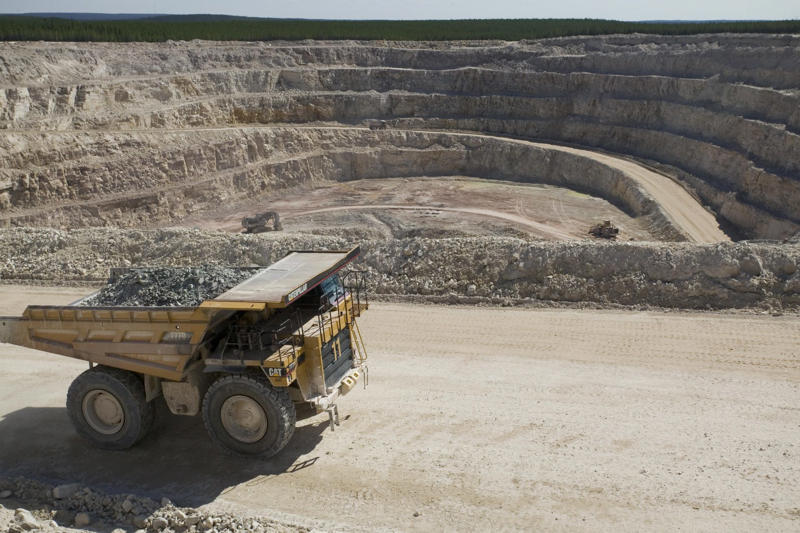 Exploration and deposit appraisals Canadian securities are falling out of favor, Popular no more?, Foreign investment flight, Reductions in all sectors, Bond investment went up, Looking at the numbers, The stock market grew, Investors at home, Where money flowed, Other key investments, An outflow of .2 billion