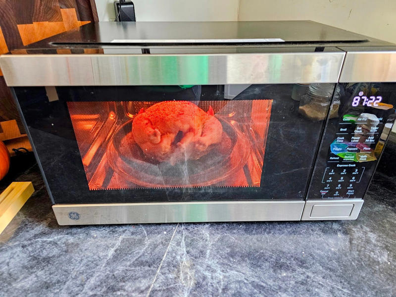 My thoughts on the GE 4-in-1 Microwave Oven, Cons to consider, Breville Combi-Wave vs. GE Air Fryer Microwave, What are your alternatives?, The bottom line