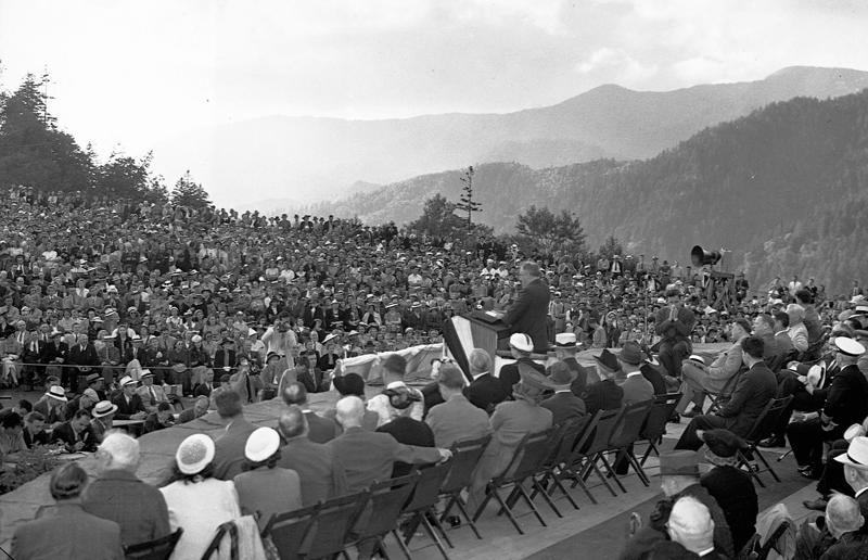 The America of yesteryear, 1940s: America reaches new heights, 1940s: A country at war, 1940s: Beacons of knowledge, 1940s: The Big Apple before, 1940s: Natural wonders, 1950s: A post-war boom, 1950s: America on track, 1950s: Streetcars in San Francisco, 1950s: Bright lights in Sin City, 1950s: Golden Arches, 1950s: Disney dreams, 1960s: Swinging Sixties, 1960s: Freedom Riders, 1960s: Summer of Love, 1960s: The Gateway Arch, 1960s: Seattle's changing skyline, 1960s: America on the road, 1970s: More Disney magic, 1970s: Demonstrations in DC, 1970s: Changes in the Big Apple, 1980s: More Floridian theme parks, 1980s: DC gets a brand new monument, 1990s: A new Las Vegas landmark, 2000s: A new millennium, 2000s: The aftermath of 9/11, 2010s: Hogwarts comes to America, 2010s: Black Lives Matter, 2020s: Deserted streets, 2020s: Cleaner cities