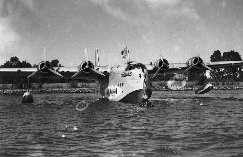 1936: Short Empire On air and sea, 1923: Dornier Wal, 1926: Dornier Superwal, 1929: Dornier Do X, 1931: Sikorsky S-40, 1935: Martin M-130, 1935: Latécoère 521, 1936: Short Empire, 1938: Boeing 314 Clipper, 1942: Latécoère 631, 1952: Saunders-Roe Princess, 2017: Dornier-Seastar, 2026: ICON A5