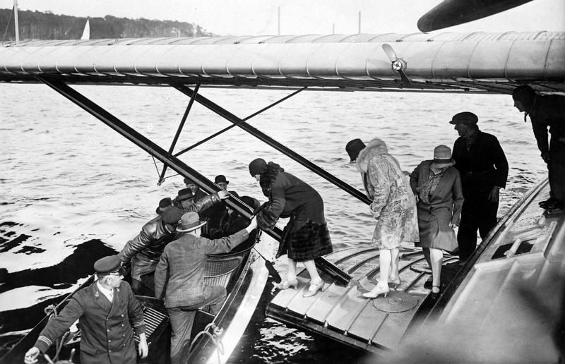 1926: Dornier Superwal On air and sea, 1923: Dornier Wal, 1926: Dornier Superwal, 1929: Dornier Do X, 1931: Sikorsky S-40, 1935: Martin M-130, 1935: Latécoère 521, 1936: Short Empire, 1938: Boeing 314 Clipper, 1942: Latécoère 631, 1952: Saunders-Roe Princess, 2017: Dornier-Seastar, 2026: ICON A5