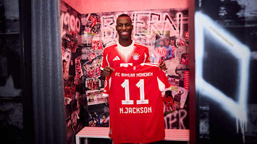 Nicolas Jackson pakai nomor punggung 11 di Bayern Munich