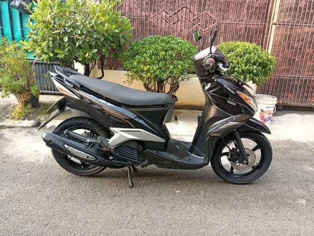 Kelebihan dan Kekurangan Yamaha Xeon, Sempat Jadi Skutik Kasta Tertinggi Yamaha, Desain Stylish dan Sporty, Terinspirasi Muscle Car, Memiliki Fitur Fungsional yang Lengkap, Yamaha Xeon, Harga Bekas Terjun Bebas, Tangki Kecil tapi Bensin Boros, Aki Gampang Tekor 