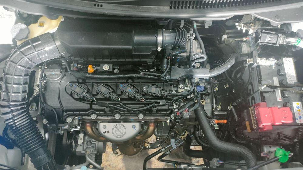 Review Suzuki XL7 Alpha 2024; Pilihan Low SUV yang Proper Untuk Mobil Keluarga, 1. Kenyamanan MPV Masih Cukup Kuat, Fitur E-Mirror Touchscreen Mudahkan Visibilitas di Berbagai kondisi, Travel Suspensi yang Cukup Jauh dan Minim Limbung, Performa Mesin K15B yang Cukup Irit Namun Tetap Impresif, Kualitas Audio dan Kesenyapan Kabin Suzuki XL7, Kesimpulan 