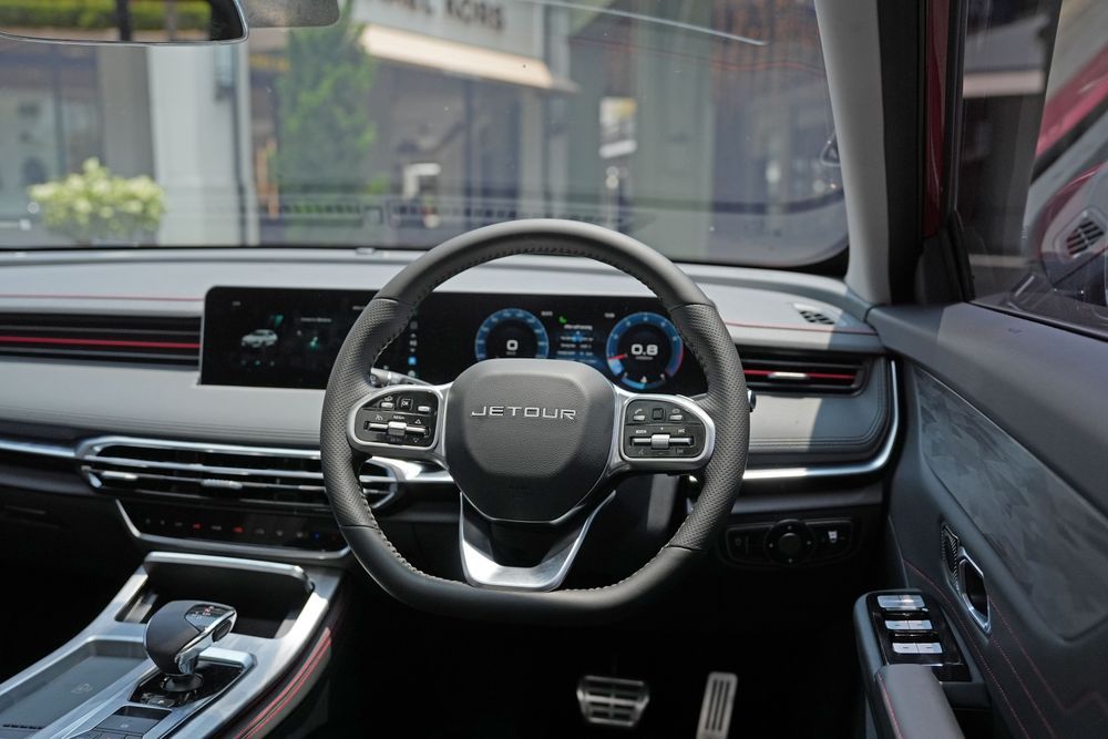 5 Fitur Unggulan di Jetour Dashing, Tak Kalah Dari Xforce dan Crossover Jepang Lain , 1. Kabin Luas dan Bagasi Besar, 2. Head Unit Lebar dengan Teknologi Kamera 540 Derajat , 3. Mesin dan Transmisi yang Responsif, 4. Teknologi dan Fitur Pendukung Kenyamanan Berkendara yang Beragam , 5. Fitur Keselamatan Modern