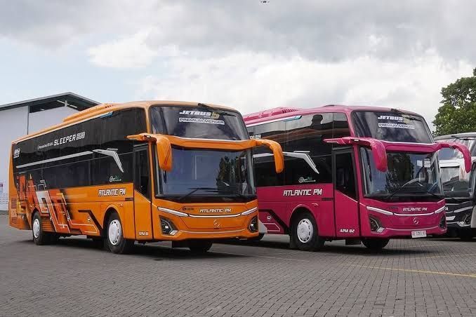 Jetbus 5 Adi Putro; Inovasi Bus Modern dari Karoseri Malang yang Makin Ngehits, Perjalanan Sejarah Karoseri Adi Putro, Evolusi Menuju Jetbus 5, Ragam Varian Jetbus 5 Adi Putro, Desain Jetbus 5 yang Modern dan Futuristik, Fokus pada Kenyamanan dan Inovasi, Kesimpulan, FAQ Seputar Jetbus 5 Adi Putro