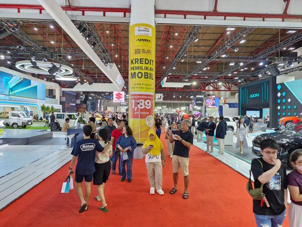 penjualan mobil Indonesia 2025, penjualan mobil April 2025, Penjualan Mobil ‘Longsor’, Merek Mobil Mewah yang Incar Orang Kaya Ikut Berhati-hati