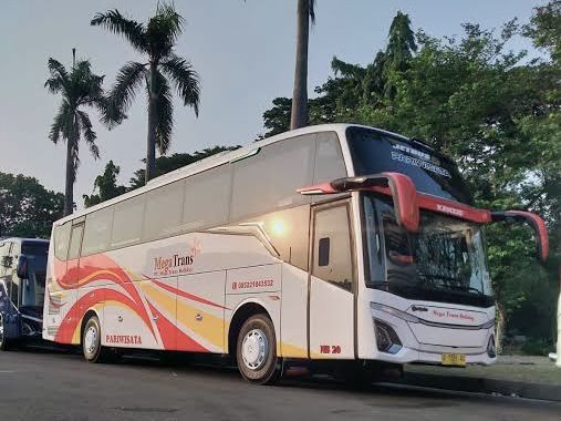 Jetbus 5 Adi Putro; Inovasi Bus Modern dari Karoseri Malang yang Makin Ngehits, Perjalanan Sejarah Karoseri Adi Putro, Evolusi Menuju Jetbus 5, Ragam Varian Jetbus 5 Adi Putro, Desain Jetbus 5 yang Modern dan Futuristik, Fokus pada Kenyamanan dan Inovasi, Kesimpulan, FAQ Seputar Jetbus 5 Adi Putro