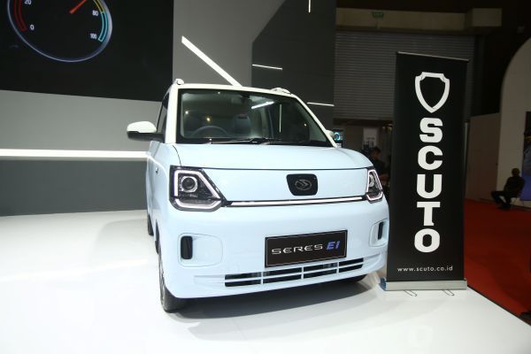 Seres E1, dfsk, SERES E1 Scuto Signature Edition Mulai Dikirim ke Pelanggan, Apa Itu SERES E1 Scuto Signature Edition?, Keunggulan untuk Mobilitas Perkotaan, Program Zero Emission Fund, Cara Mendapatkan SERES E1, Mengapa Kendaraan Listrik Menjadi Pilihan Masa Depan?, Pengalaman Pelanggan dengan SERES E1, Kolaborasi SERES dan Scuto, Inovasi yang Berarti, Masa Depan Kendaraan Listrik di Indonesia, Kesimpulan