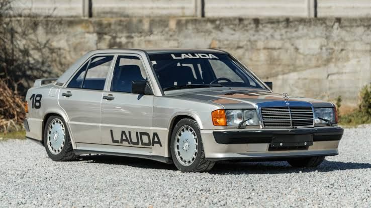 Mengenal Sosok Mercedes-Benz 190E Evo 2, Legenda Balap DTM Jerman, Sejarah Mercedes-Benz 190E, Awal Mula Sang Legenda,  Mercedes-Benz 190E 2.3-16, Mobil Untuk Turun di Ajang Balap, Perkembangan Mercedes-Benz 190E, Munculnya Evo 1 dan Evo 2, Inovasi Engineering Mercedes-Benz Hasilkan Performa Mengesankan, Kiprah Mercedes-Benz 190E Evo 2 di Dunia Balap, Keunikan 190E Evo 2, Mobil Balap dalam Balutan Sedan, Mercedes-Benz 190E Evo 2, Harganya Mahal dan Unitnya Langka , Kesimpulan