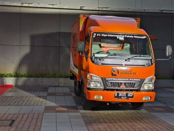 Fuso, mitsubishi, Target Sasaran Penjualan Fuso, Mengoptimalkan Peluang di Segmen Logistik, Fokus pada Sektor Logistik dan Perkebunan, Menjawab Tantangan Persaingan dengan Truk China, Dukungan Layanan untuk Konsumen Mudik, Inovasi dengan eCanter, Langkah Strategis ke Depan