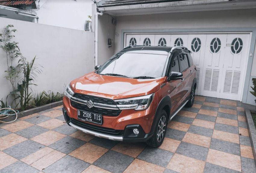 Kenapa Mobil Harus Dinyalakan Minimal Seminggu Sekali? Ini 8 Alasan Pentingnya!, 1. Menjaga Kesehatan Aki, 2. Menjaga Pelumasan Mesin, 3. Mencegah Penurunan Kualitas Bahan Bakar, 4. Mencegah Flat Spot pada Ban, 5. Menjaga Sistem Rem Tetap Aktif, 6. Memelihara Sistem AC, 7. Mencegah Timbulnya Jamur dan Bau Tidak Sedap di Kabin, 8. Menjaga Sistem Elektronik dan Sensor Tetap Aktif