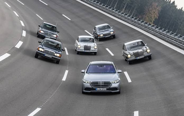 Mengenal Sejarah Sistem Penamaan di Mercedes-Benz, Kini Nomenklaturnya Makin Rumit, Sistem Penamaan Alfanumerik Klasik, Kode Bodi dan Generasi, Perubahan Sistem Penamaan Tahun 1994, Revisi Sistem Penamaan Tahun 2015, Kesimpulan, FAQ: Sistem Penamaan di Mercedes-Benz