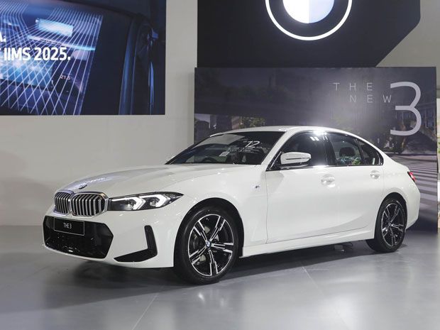 BMW Indonesia, mobil mewah terlaris, mobil listrik mewah terlaris, penjualan BMW 2025, Mobil Listrik BMW, BMW Tersenyum Lebar! Satu-satunya Merek Mobil Mewah yang Jualannya Naik di Indonesia
