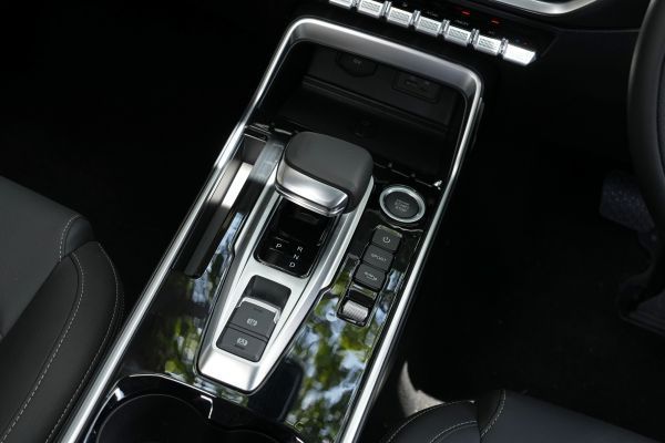 Jetour Indonesia, JETOUR X50e, Interior JETOUR X50e EV, Kombinasi Kenyamanan, Teknologi, dan Keamanan dalam Satu Paket Modern, Desain Interior JETOUR X50e EV, Modern dan Fungsional, Teknologi Canggih di Dalam Kabin, Tabel Spesifikasi Interior JETOUR X50e EV, Keamanan dan Kenyamanan Berkendara, JETOUR X50e EV, Kendaraan Ramah Lingkungan untuk Petualangan Urban, Rencana JETOUR ke Depan, Dukungan Purna Jual, Bengkel Siaga JETOUR, Kesimpulan, FAQ Interior JETOUR X50e EV