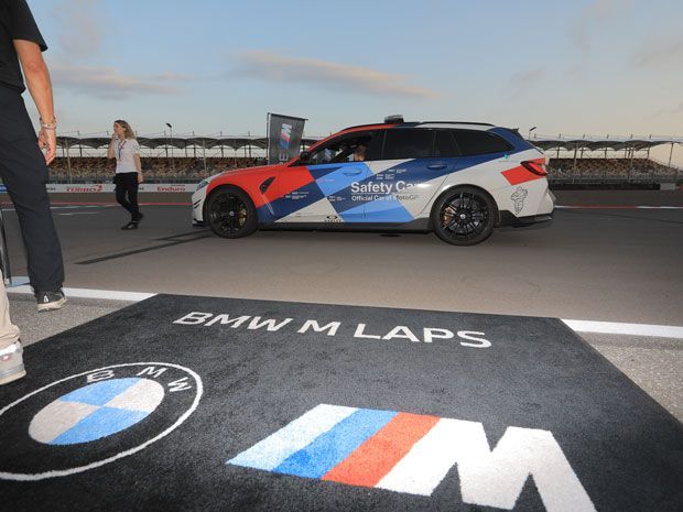 BMW Indonesia, BMW M, MotoGP 2024, safety car MotoGP 2024, MotoGP Mandalika 2024, BMW XM Label Red, Merasakan Kencangnya BMW XM Label Red di Mandalika, 0-100 Km per Jam 3,8 Detik!