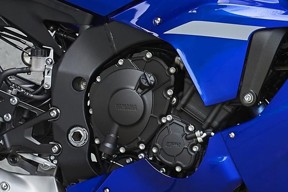 Perbedaan Orientasi Mesin pada Sepeda Motor antara Horizontal, Vertikal, dan Incline, Mesin Horizontal di Motor Bebek dan Skutik, Kejar Stabilitas dan Efisiensi Tinggi, Mesin Vertikal di Motor Sport, Dirancang Kejar Performa, Apakah Orientasi Mesin Berpengaruh pada Power dan Karakter Motor?, Kesimpulan