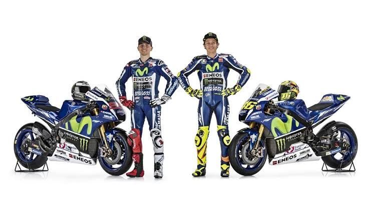 Sejarah Yamaha YZR-M1, Legenda Balap di Kelas Premier MotoGP, Awal Mula YZR-M1, Produk Transisi dari 500 cc ke MotoGP (2002), Awal Kejayaan Yamaha, Era Valentino Rossi (2004–2010), Kejayaan Yamaha YZR-M1 Bersama Lorenzo (2011–2012), Kembalinya Rossi dan Rivalitas dengan Lorenzo (2013–2016), Masa Transisi dan Tantangan Baru (2017–2021), Evolusi Modern Yamaha YZR-M1, Fokus Aerodinamika dan Elektronik (2022–2024), Generasi Terbaru: YZR-M1 2025 Era Terakhir Pakai Mesin Inline-4