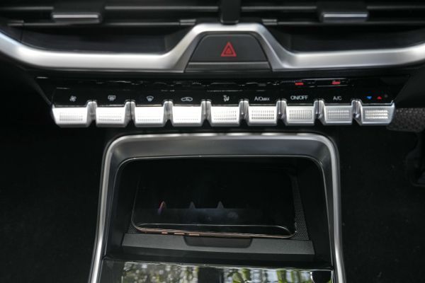 Jetour Indonesia, JETOUR X50e, Interior JETOUR X50e EV, Kombinasi Kenyamanan, Teknologi, dan Keamanan dalam Satu Paket Modern, Desain Interior JETOUR X50e EV, Modern dan Fungsional, Teknologi Canggih di Dalam Kabin, Tabel Spesifikasi Interior JETOUR X50e EV, Keamanan dan Kenyamanan Berkendara, JETOUR X50e EV, Kendaraan Ramah Lingkungan untuk Petualangan Urban, Rencana JETOUR ke Depan, Dukungan Purna Jual, Bengkel Siaga JETOUR, Kesimpulan, FAQ Interior JETOUR X50e EV