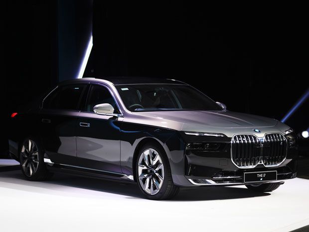 BMW Indonesia, BMW Body and Paint Center, BMW Certified Body and Paint Center, BMW Body and Paint Training Center, BMW Remote Diagnosis, Makin Canggih! Isu Teknis Mobil-Mobil BMW Terbaru sekarang Bisa Dicek dari Jarak Jauh