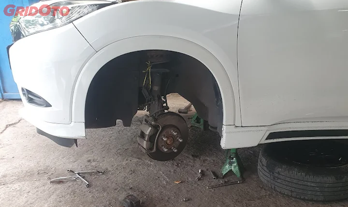 kaki kaki mobil, as roda mobil, stabilizer mobil, roda mobil tidak stabil saat dikemudikan, Kaki-Kaki Mobil Bunyi Saat Pelan? Bisa Jadi Penyebabnya Hal Ini