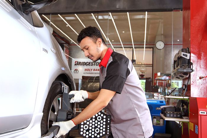 ban mobil, road trip, bridgestone tire indonesia, ban bridgestone, tips ban mobil, Persiapaan Road Trip Bareng Keluarga, Lakukan Pengecekan Ban Biar Aman