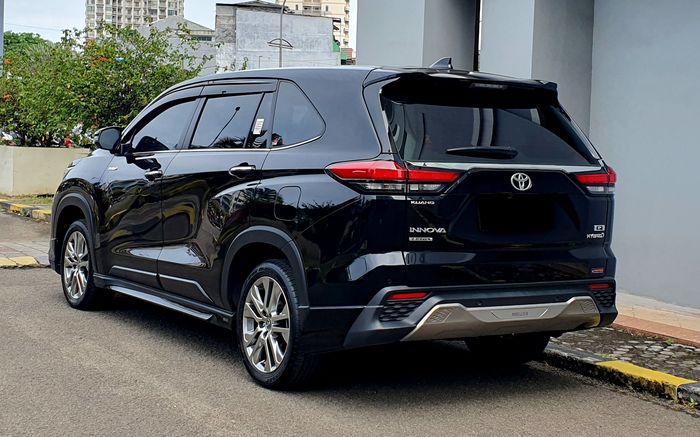 mobil bekas, innova zenix, Innova Zenix Hybrid, zenix hybrid, zenix hybrid bekas, Masih Kinyis-kinyis, Harga Mobil Bekas Toyota Kijang Innova Zenix Hybrid Sekarang Cuma Segini