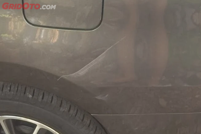 cat mobil, Mobil baret, Cat Mobil Baru Belang, cat mobil baret, cat mobil baret halus, Baret Tipis di Bodi Mobil Bisa Hilang Tanpa Dicat Ulang? Ini Caranya