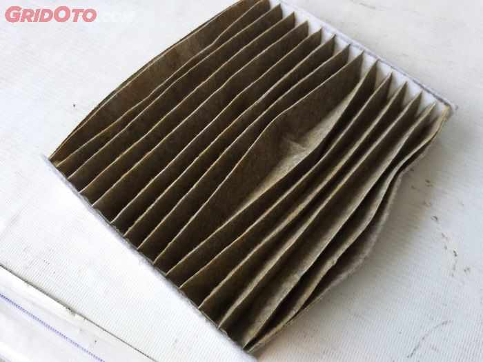 ac mobil, mobil bekas, filter ac, filter ac mobil, cara membersihkan filter ac, cara bersihkan filter ac, Filter AC Mobil kotor Bisa Jadi Sarang Penyakit, Ini Cara Membersihkannya