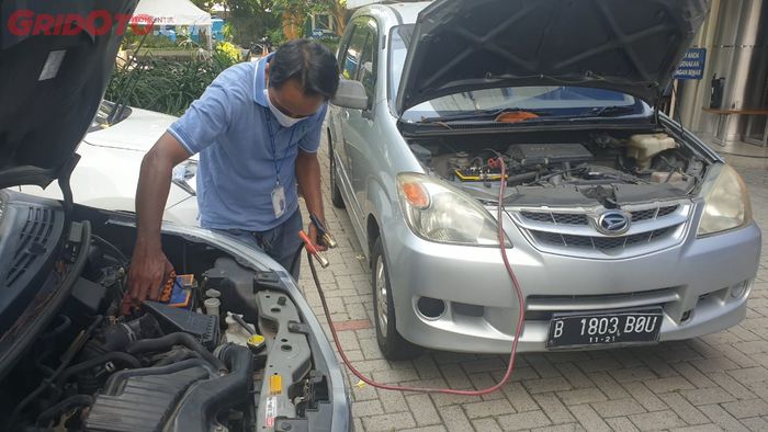mobil bekas, aki mobil, aki mobil bekas, Aki mobil tekor, penyebab aki tekor, kenapa aki mobil tekor, Ini Sebabnya Aki Bisa Tekor di Mobil Yang Jarang Dipakai Jalan