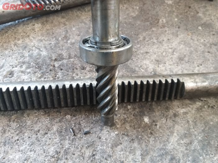 setir, komponen, power steering elektrik, Oblak, pinion gear, Cek Power Steering Elektrik Sudah Mulai Oblak, Begini Caranya