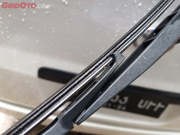 hujan, kaca, karet, wiper, ciri-ciri, getas, Wiper Mobil Mulai Rusak, Ini Tanda yang Harus Dipahami Pemilik