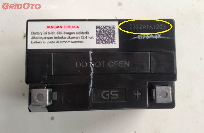 aki motor, aki mobil, cek aki, tips beli aki, Ini yang Harus Dicek Saat Beli Aki Baru Buat Motor dan Mobil