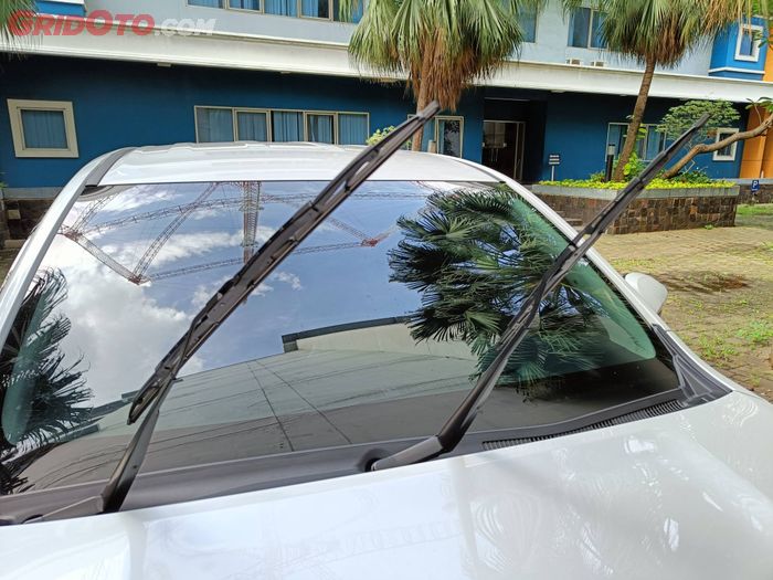 kecelakaan, hujan, kaca, karet wiper, Karet Wiper Mobil Ideal Diganti Setiap 6 Bulan Sekali, Ini Alasannya