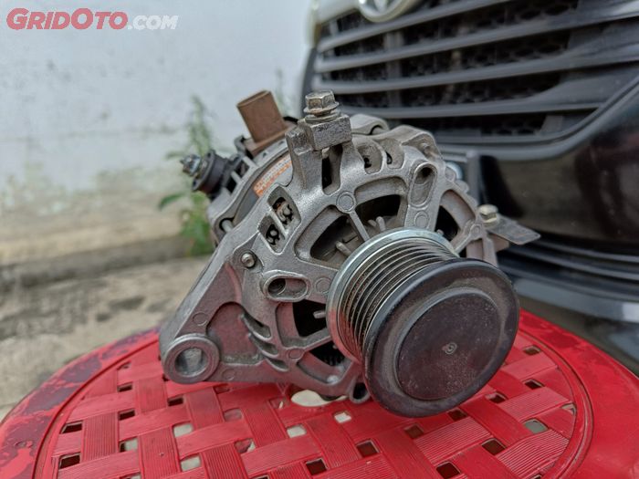 mobil bekas, aki mobil, aki mobil soak, penyebab aki cepat soak, penyebab aki mobil soak, penyebab aki mobil cepat soak, apa penyebab aki mobil cepat soak, Aki Mobil  Bekas Kalian Cepat Soak, Inilah Beberapa Hal Penyebabnya