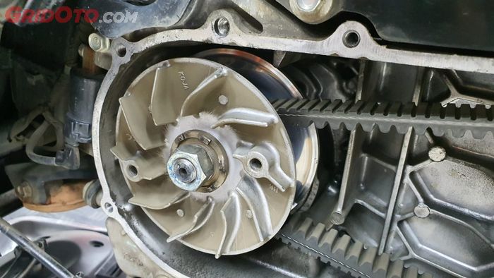motor matic, penyebab tarikan motor matic lemot, tarikan motor matic lemot, penyebab tarikan motor matic loyo, apa penyebab tarikan motor matic loyo, kenapa tarikan motor matic loyo, motor matic loyo, Selain Roller Peang, Ini Penyebab Tarikan Motor Matic Jadi Loyo