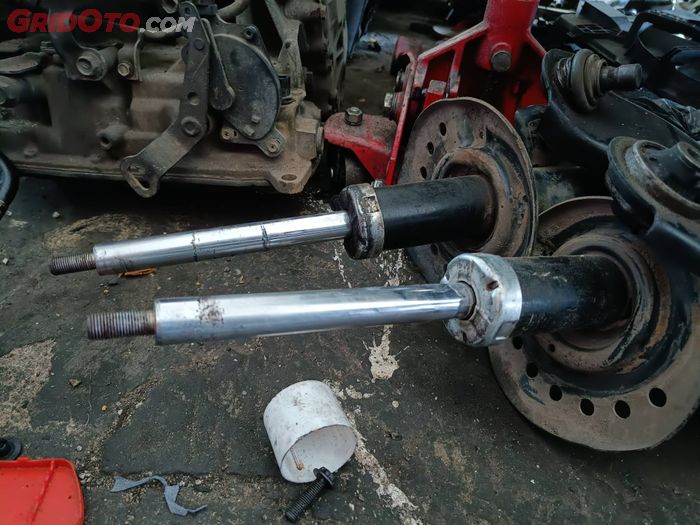 bocor, komponen, Kaki-kaki, handling, sokbreker, Sokbreker Bocor Masih Terus Dipakai, Ini Dampaknya buat Mobil