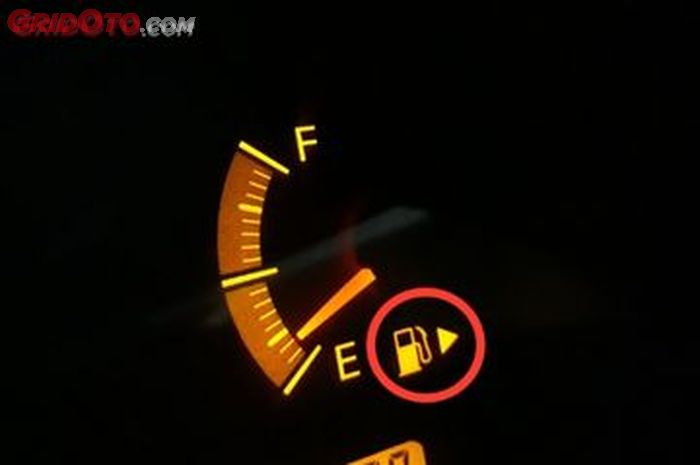 bahan bakar, memanaskan mesin, mesin mobil, Waktu Memanasi Mobil, memanas mesin mobil, Wajib Tahu, Ini Akibatnya Memanaskan Mesin Mobil Terlalu Lama