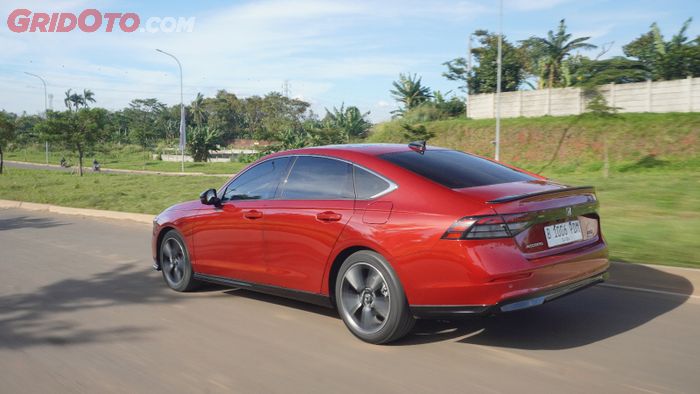 konsumsi bbm, mesin hybrid, Suzuki S-Presso, Honda Accord RS e:HEV, Keiritan Suzuki S-Presso Bisa Disandingkan Dengan Mobil Hybrid Ini
