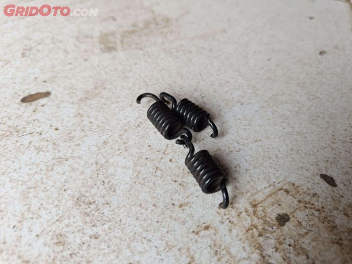 motor matic, kampas ganda, per kampas ganda, ciri per kampas ganda motor matic lemah, tanda per kampas ganda motor matic lemah, per kampas ganda motor matic lemah, Begini Tanda Per Kampas Ganda di Motor Matic Yang Sudah Melemah