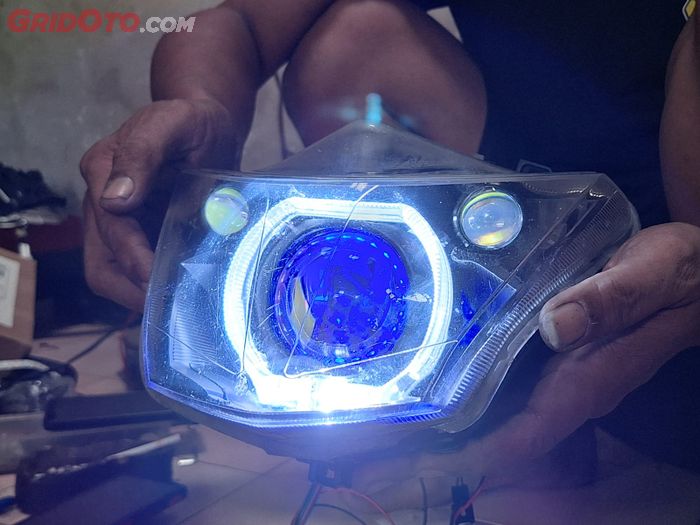 nine, lampu projector, projie, projie biled, Viral Lampu Biled Vario Dipakai Nyorot Diduga Sniper, Silaunya Keterlaluan
