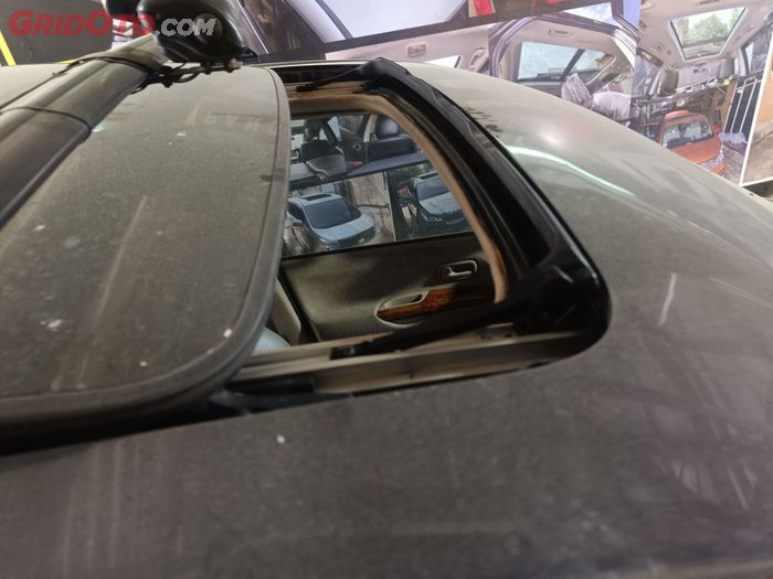 perawatan, karat, sunroof, anti karat, penetran, Buka Tutup Sunroof Terus Lancar, Nih Tips  Perawatannya Dari Bengkel