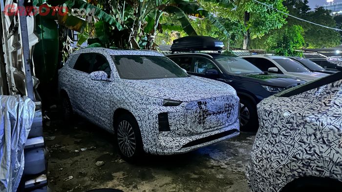 chery, Omoda 5, Omoda, Chery Tiggo 8, Terpantau, Potret Chery Tiggo 8 Dan OMODA 5 Facelift Dalam Kamuflase