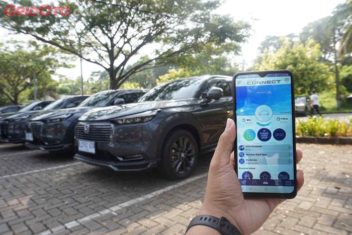 mobil baru, honda, honda hr-v, Honda CONNECT, Honda HR-V e:HEV, Akhirnya Fitur Ini Ada Juga di Honda HR-V, Nyalain Mobil Bisa Pakai HP