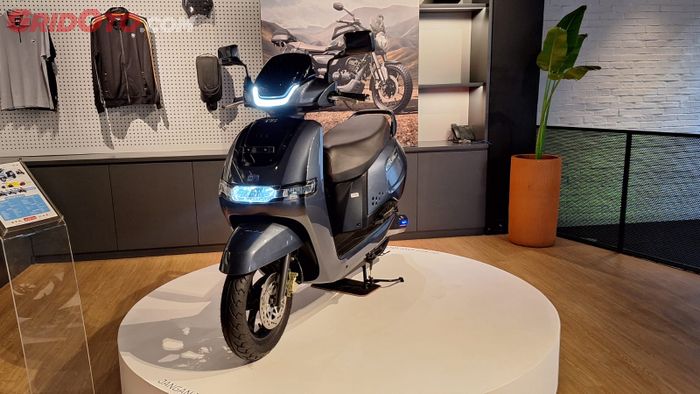 motor listrik, iQube S, TVS iQube S 2025, Harga Lebih Murah, Sejauh Ini Jarak Tempuh Motor Listrik TVS iQube S 2025