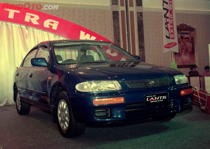 Indonesia, sejarah, sedan, 90an, Mazda 323 Lantis, Ternyata Segini Harga Mazda 323 Lantis Pas Pertama Dijual di Indonesia