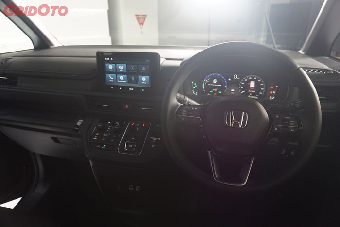 mobil baru, fitur, honda, honda step wgn, Honda Step WGN e:HEV, Intip Fitur Honda Step WGN Hybrid, Tidak Secanggih CR-V Tapi Komplit