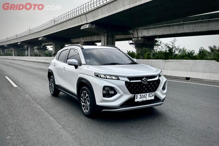 toyota agya, Toyota Agya GR Sport, Suzuki Fronx, Suzuki Fronx GL, Adu Kencang Suzuki Fronx GL Vs Toyota Agya GR Sport, Bedanya Tipis